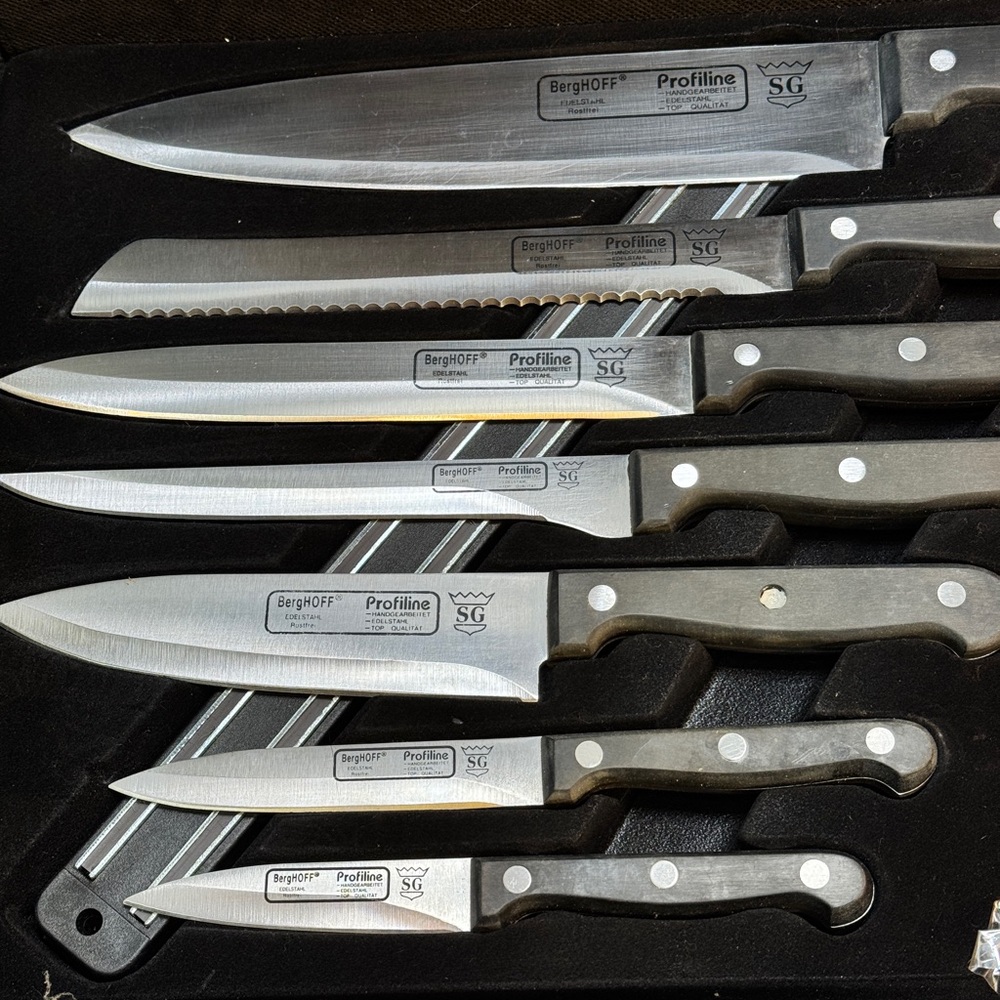 Vintage BergHOFF Worldwide 16 Piece Knife Set In Black Locking Carry Briefcase - Picture 2 of 11